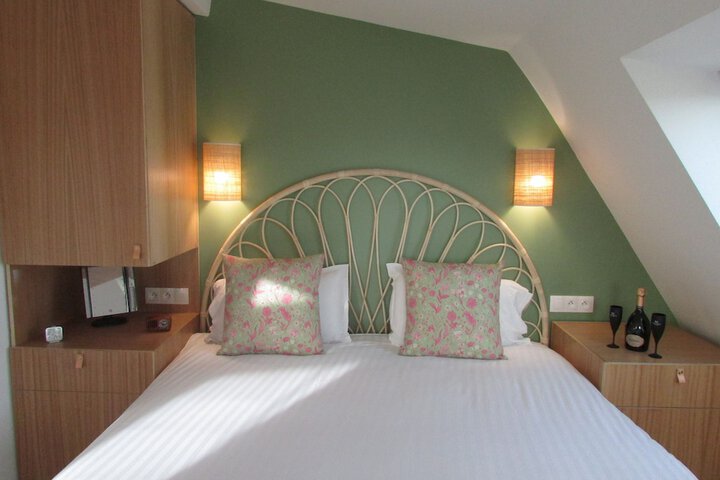 Room 15 of 39