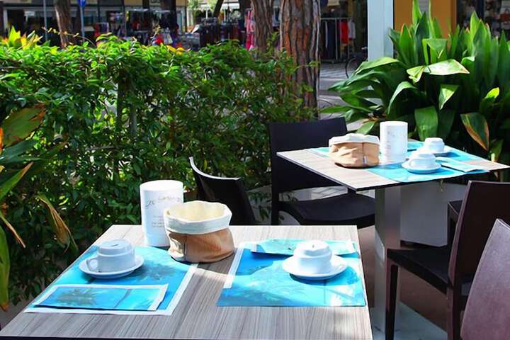 Breakfast/Coffee Service 17 of 23