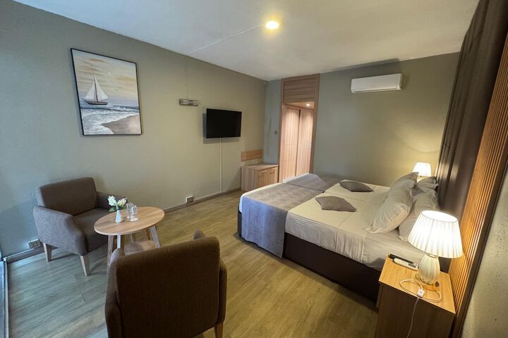Room 4 of 23