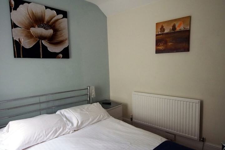 Room 5 of 37