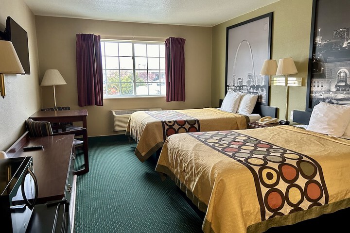 Standard Room, King or Two Doubles (5 of 8)