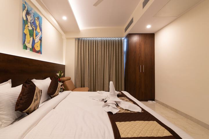 Room 32 of 77