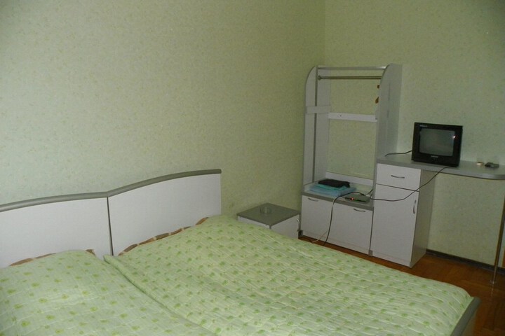 Room 9 of 25