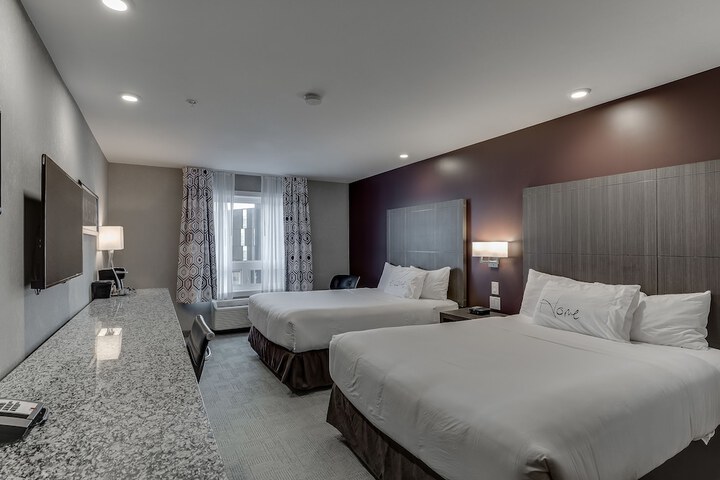 Room 6 of 80