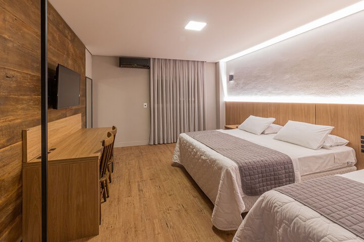 Room 17 of 40