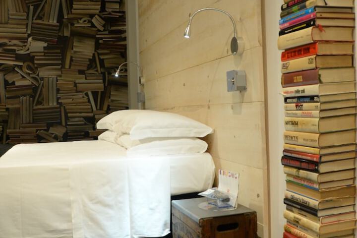 Room 12 of 66