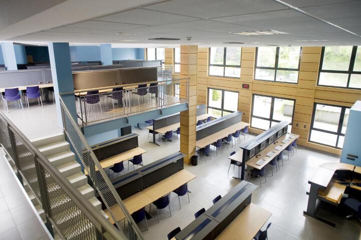 Business Center 16 of 23