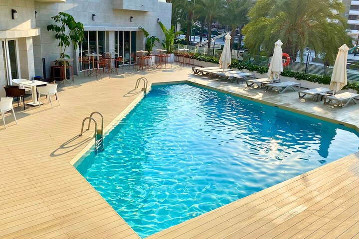Hotel with Pool