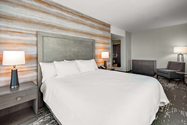 1 King 2 Room Suite Mobility Accessible with Tub (17 of 17)