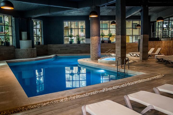 Pool 24 of 44