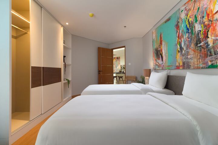 Room 3 of 85