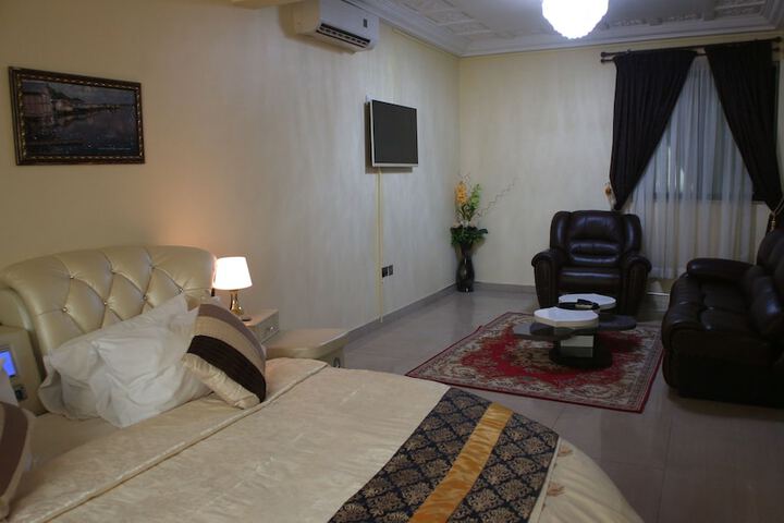 Room 3 of 37