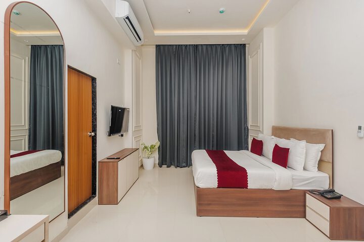 Room 67 of 93