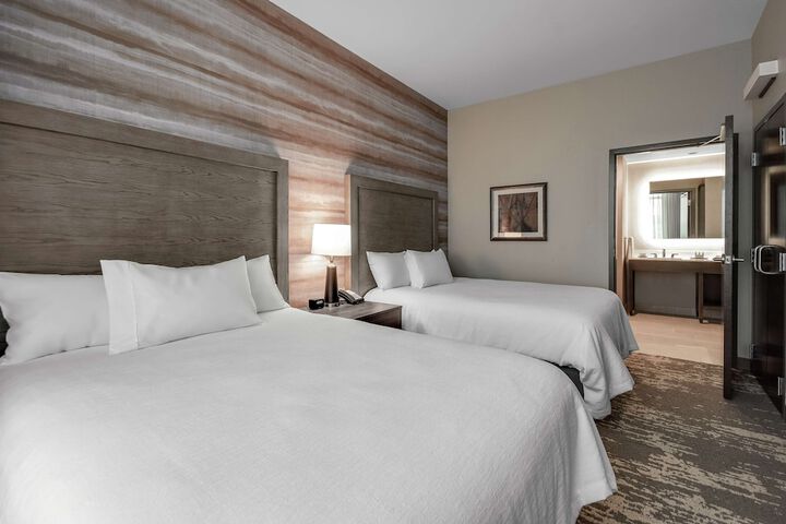 1 King 2 Room Suite Mobility Accessible with Tub (13 of 17)