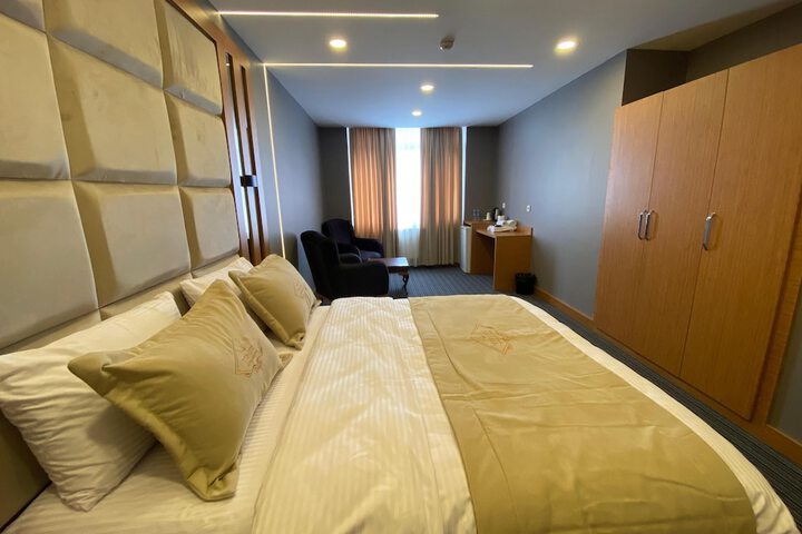 Room 18 of 39