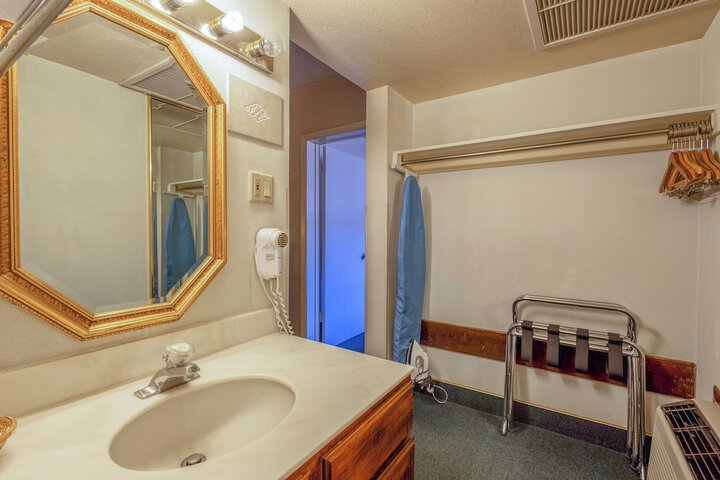 Room 44 of 68