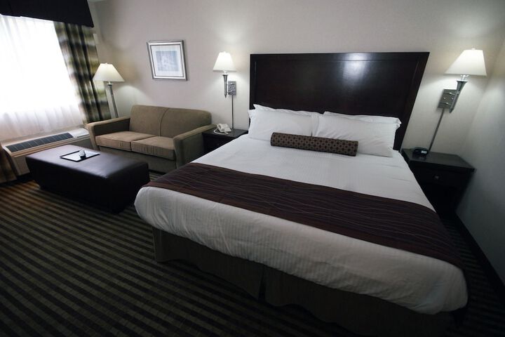 Room 8 of 38