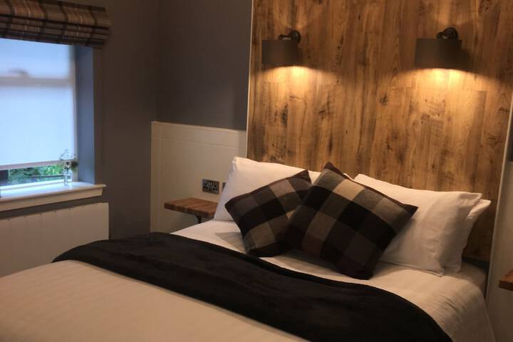 Room 2 of 17