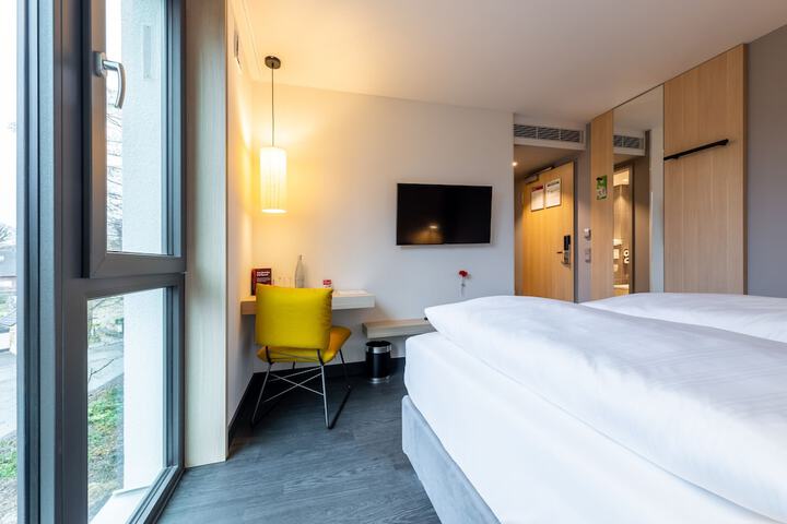 Room 30 of 89