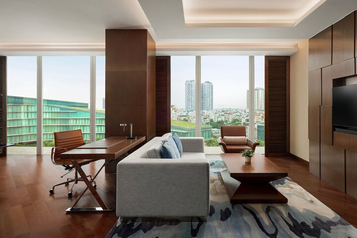 Room 53 of 176
