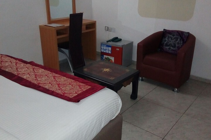 Room 9 of 13