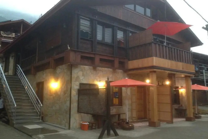 Sura Suites