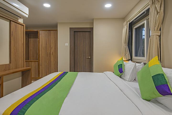 Room 22 of 38