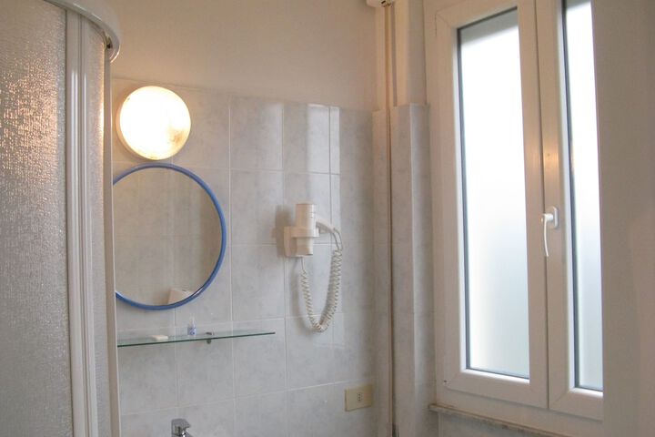Room 92 of 136