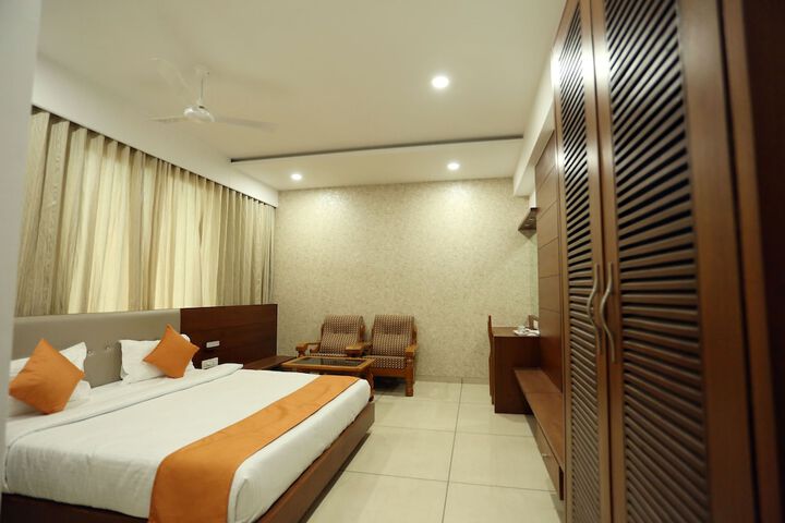 Room 5 of 19
