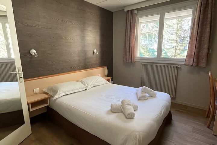 Room 8 of 38