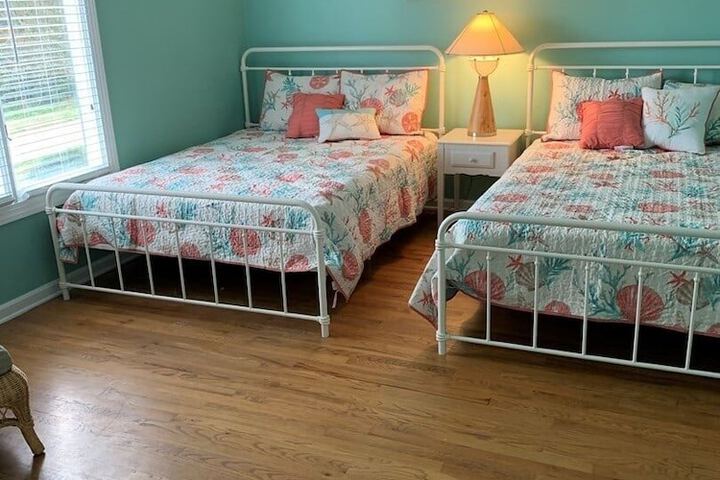 Room 4 of 33