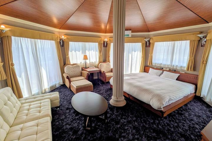 Room 30 of 42