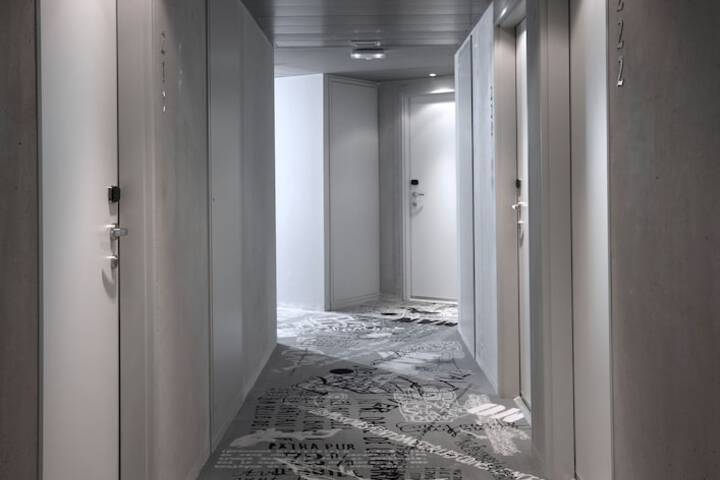 Ballroom/Hall 107 of 143