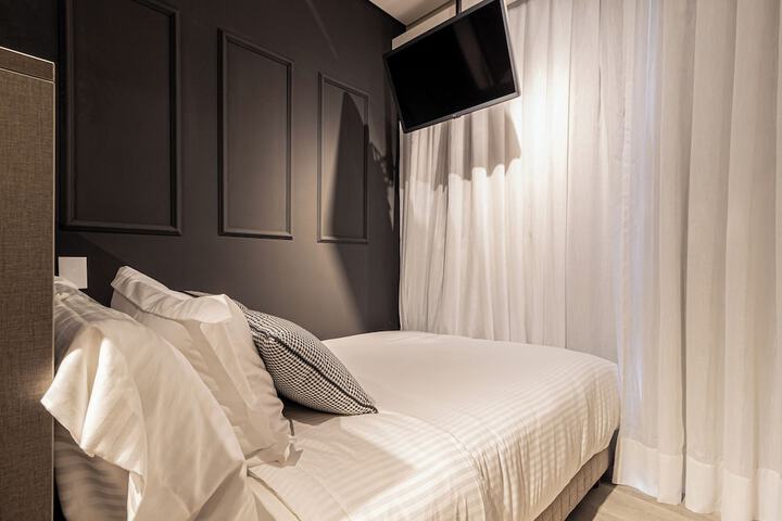Room 36 of 184