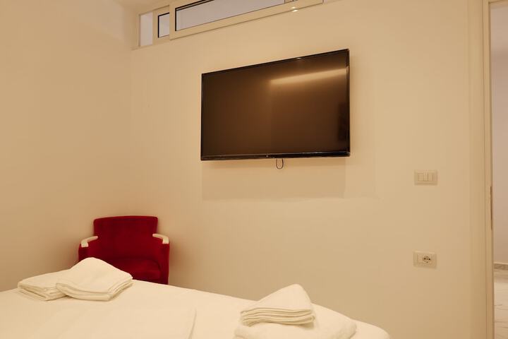 Room 12 of 38