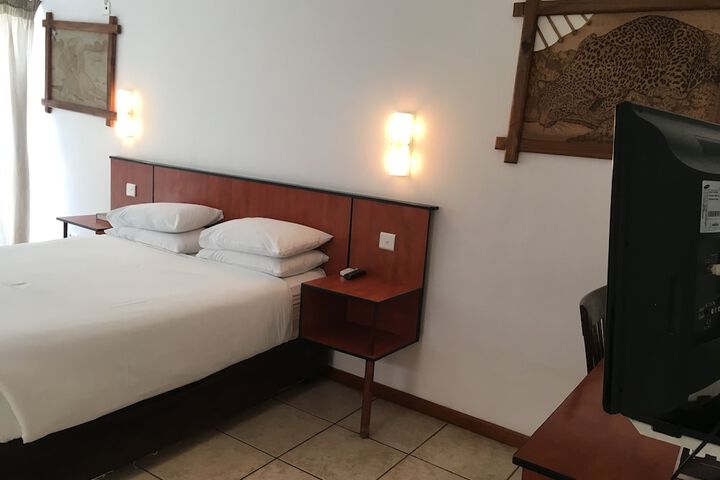 Room 11 of 26