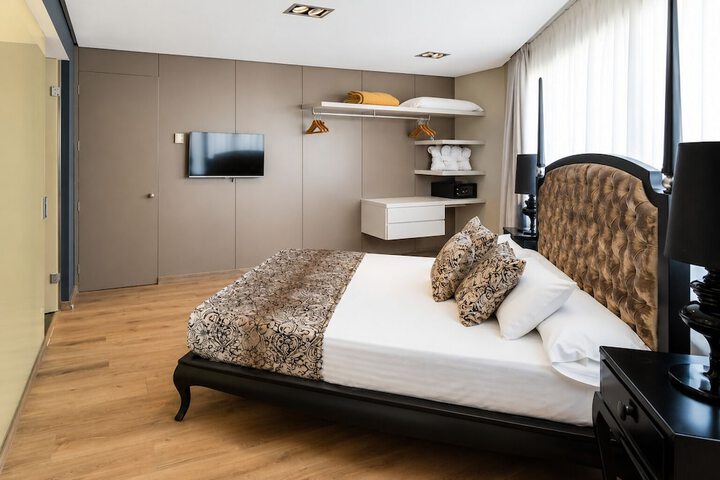 Room 19 of 47