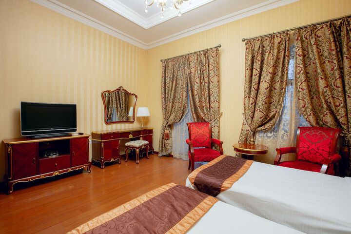 Room 6 of 113