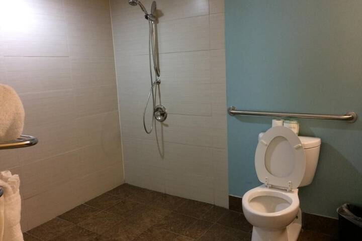 Room 8 of 17