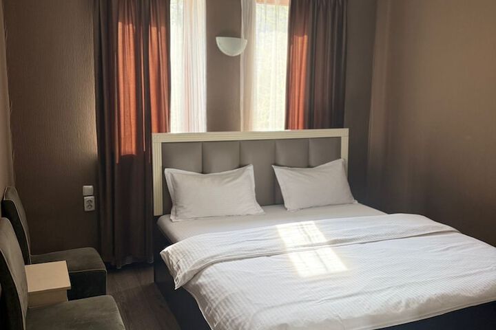Room 6 of 29