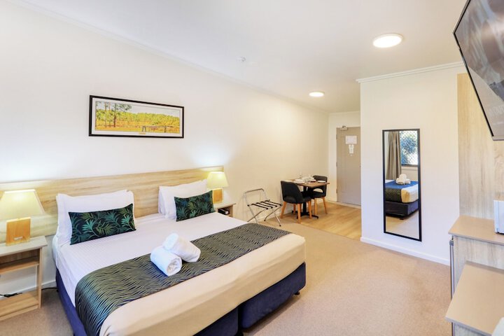 Room 5 of 7