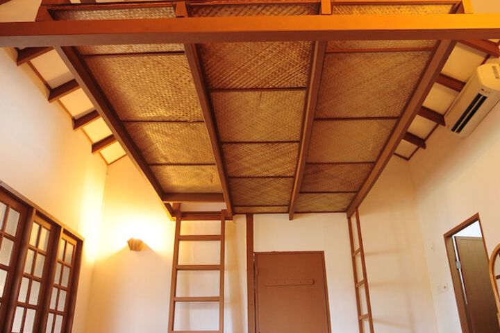 Room 12 of 36