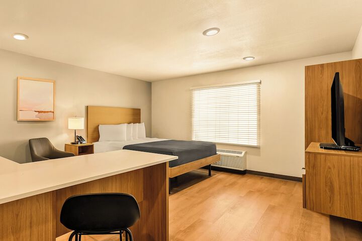 Room 6 of 23