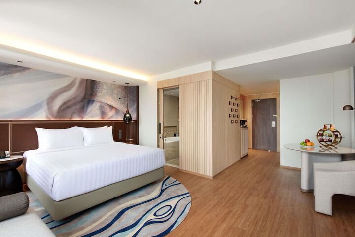 Room 13 of 81