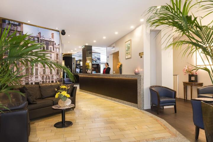 Entrance & Lobby