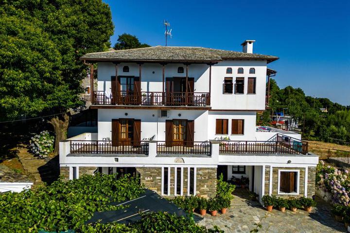 Hotel Vrionis