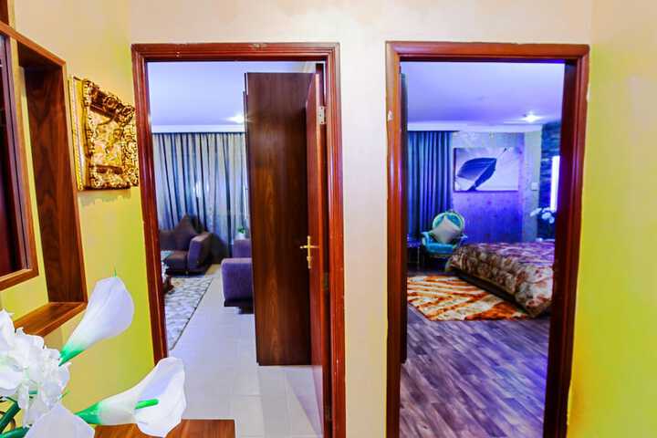 Room 25 of 46