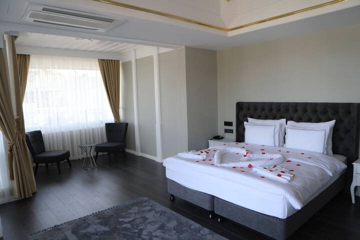 Room 7 of 184