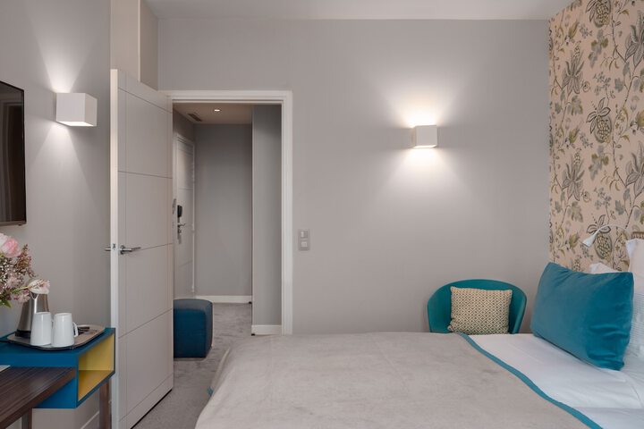 Room 6 of 43