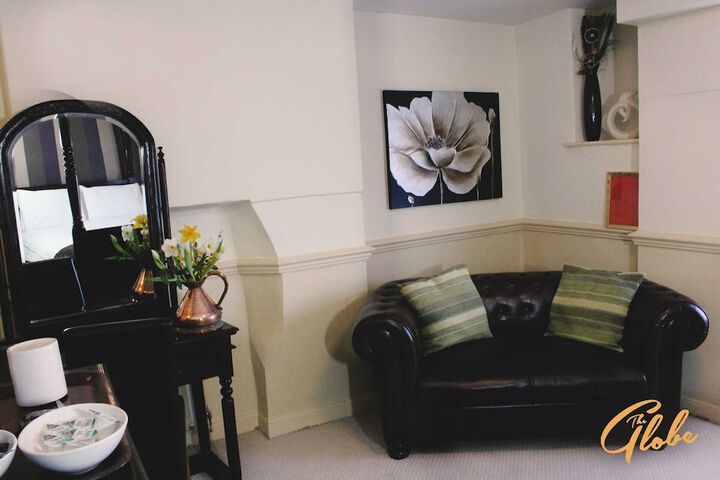 Room 5 of 25